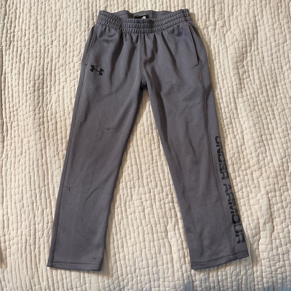 Under Armour size 5 gray athletic pants